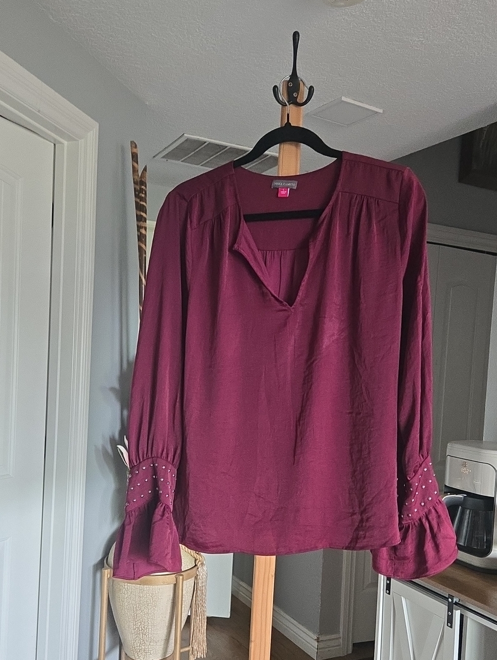 Vince Camuto Burgundy Split-Neck Long-Sleeve Blouse